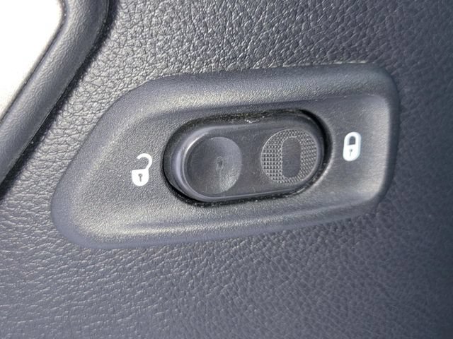 Used 2012 Jeep Wrangler Unlimited Sport AWD/4WD image 30