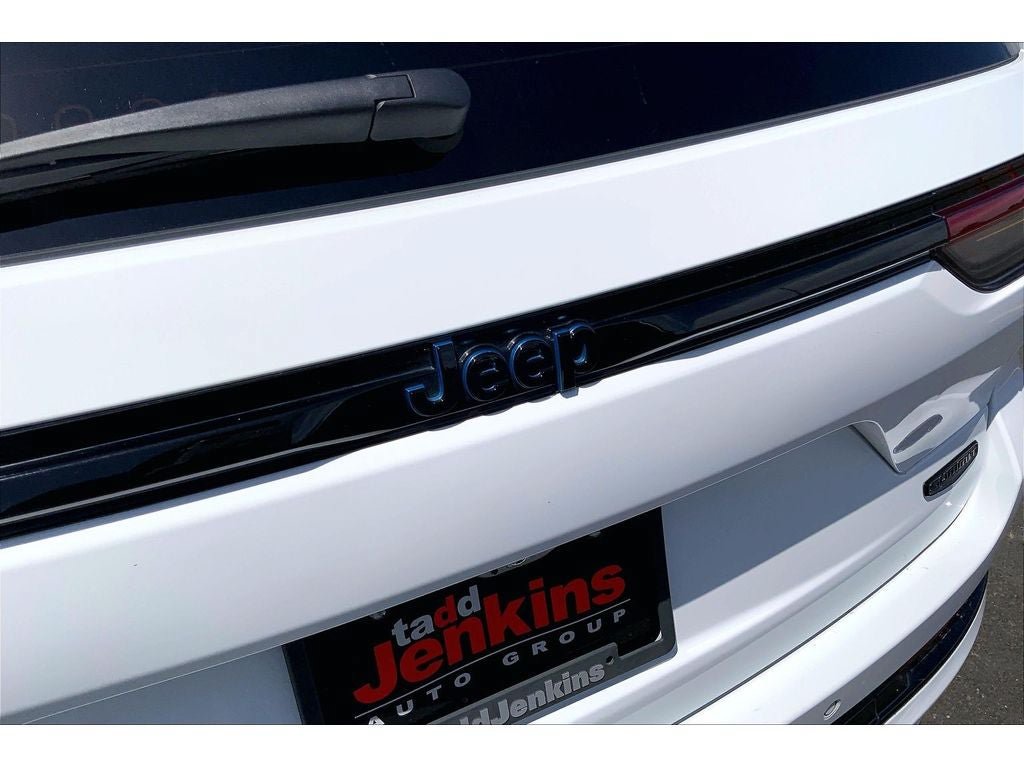 Used 2023 Jeep Grand Cherokee Summit w/ High Altitude Package AWD/4WD image 33