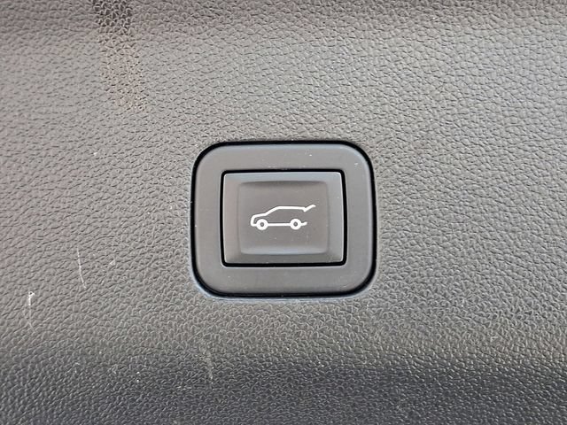 Used 2025 GMC Yukon Denali AWD/4WD image 31