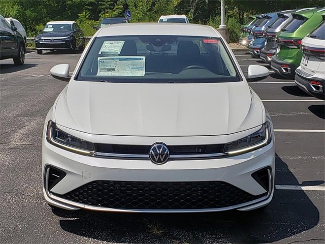 New 2025 Volkswagen Jetta SE image 5