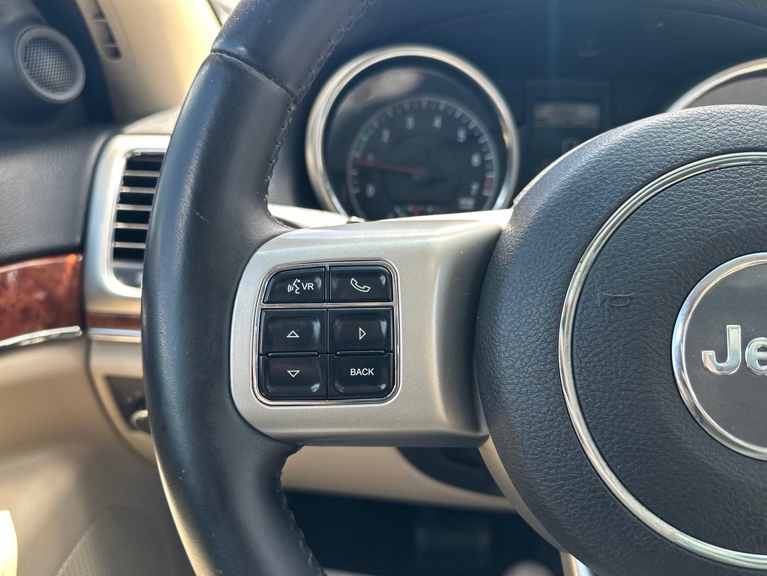 Used 2011 Jeep Grand Cherokee Limited AWD/4WD image 43