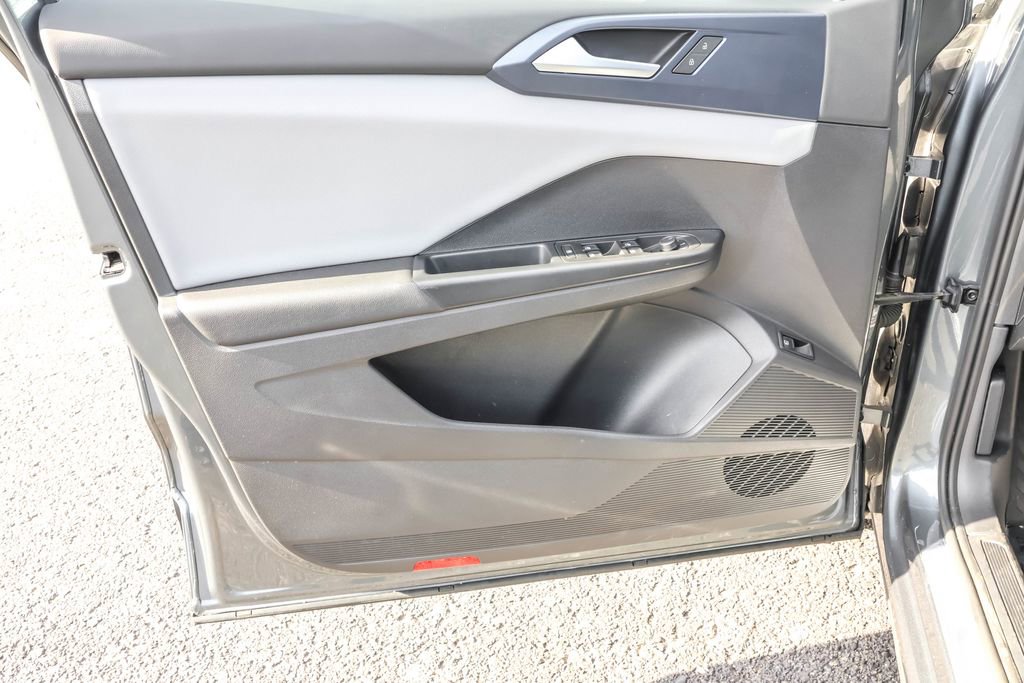 Certified 2022 Volkswagen Taos SE image 26