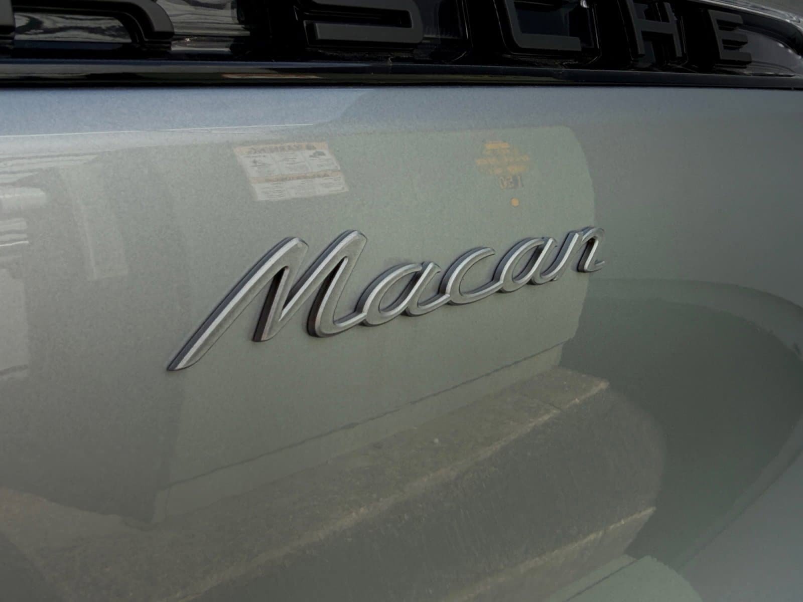 Used 2025 Porsche Macan AWD/4WD image 41