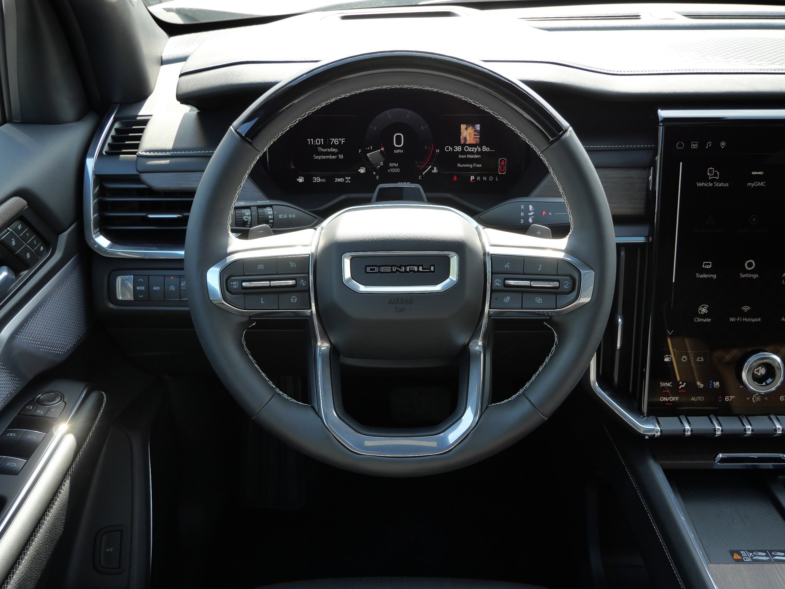 Used 2024 GMC Acadia Denali w/ Super Cruise Package image 16