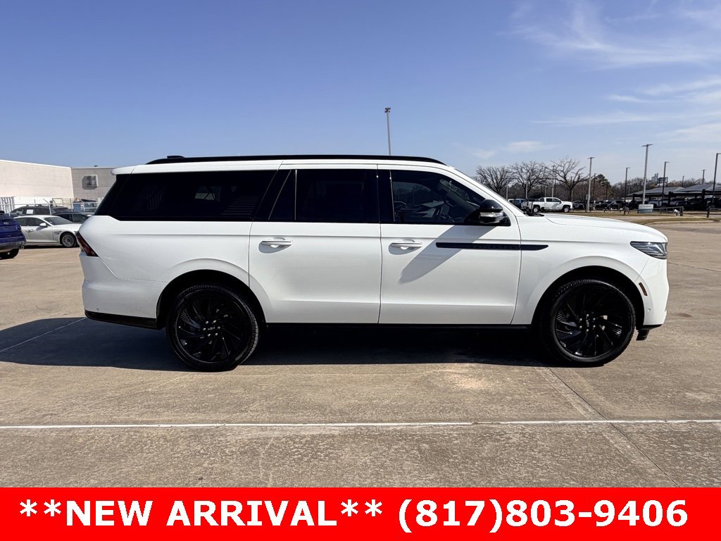 Used 2025 Lincoln Navigator L Reserve w/ Jet Appearance Package image 4