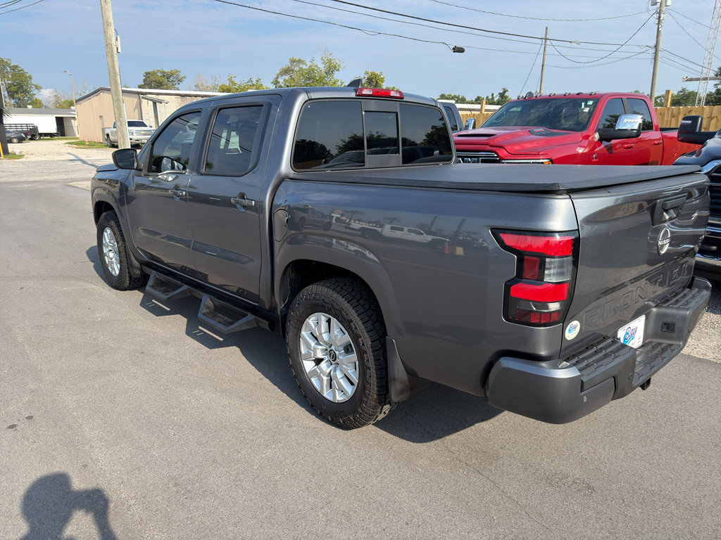 Used 2022 Nissan Frontier SV w/ SV Premium Package RWD image 2