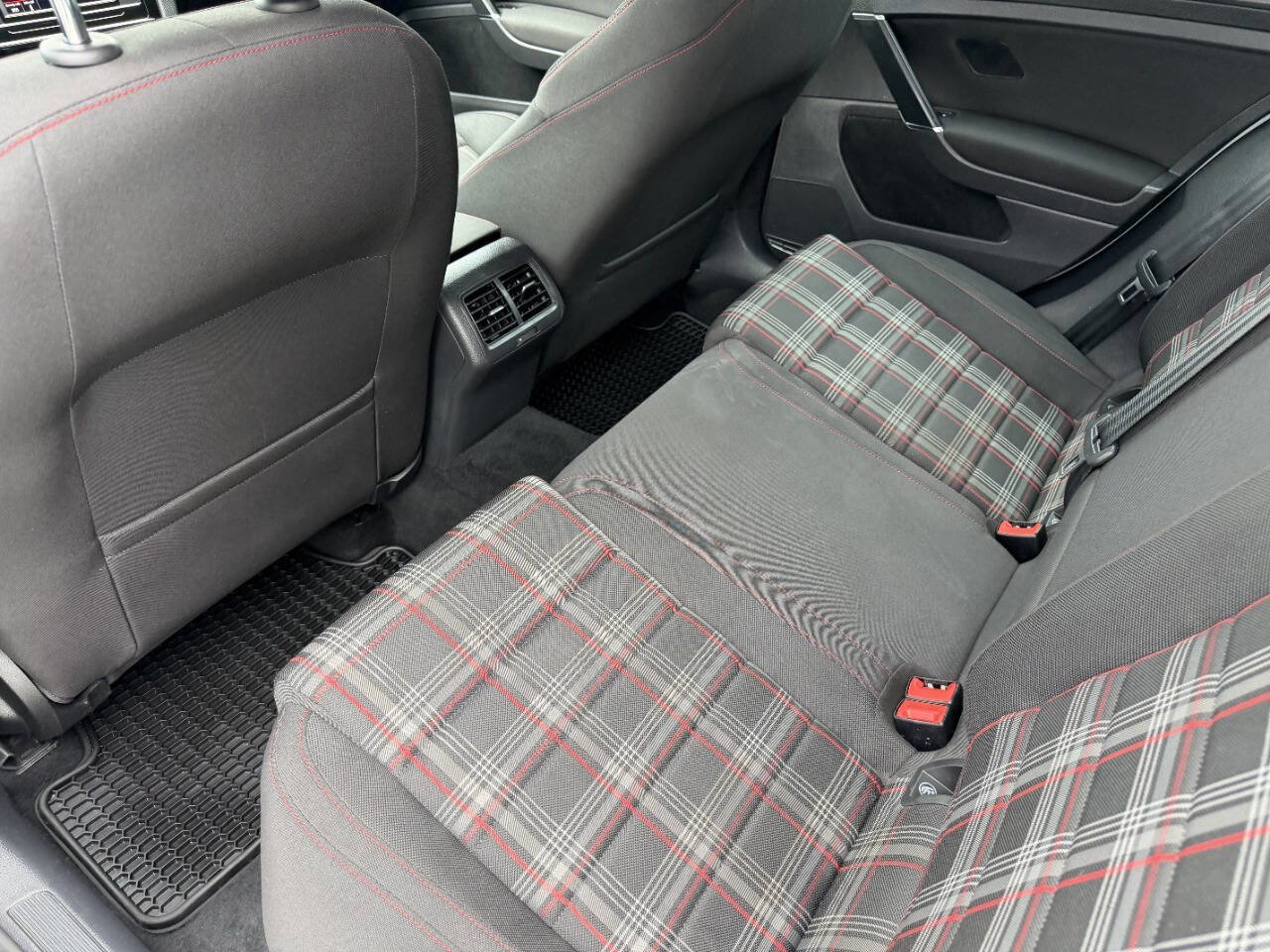 Used 2020 Volkswagen GTI S image 18