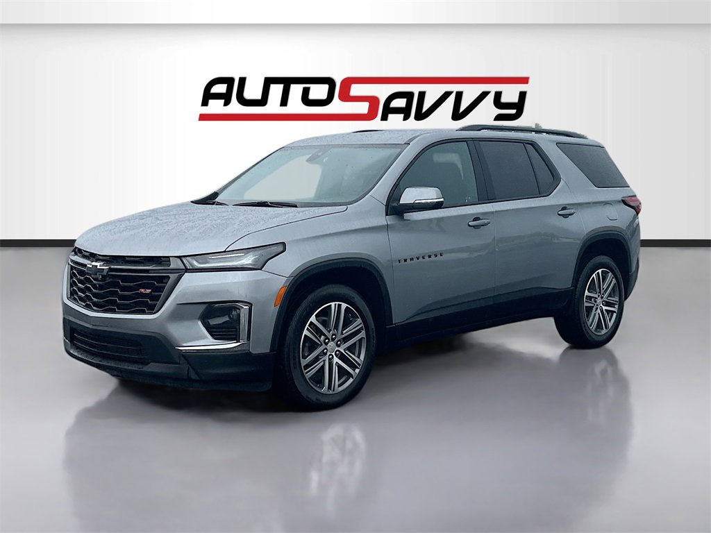 Used 2023 Chevrolet Traverse RS image 3