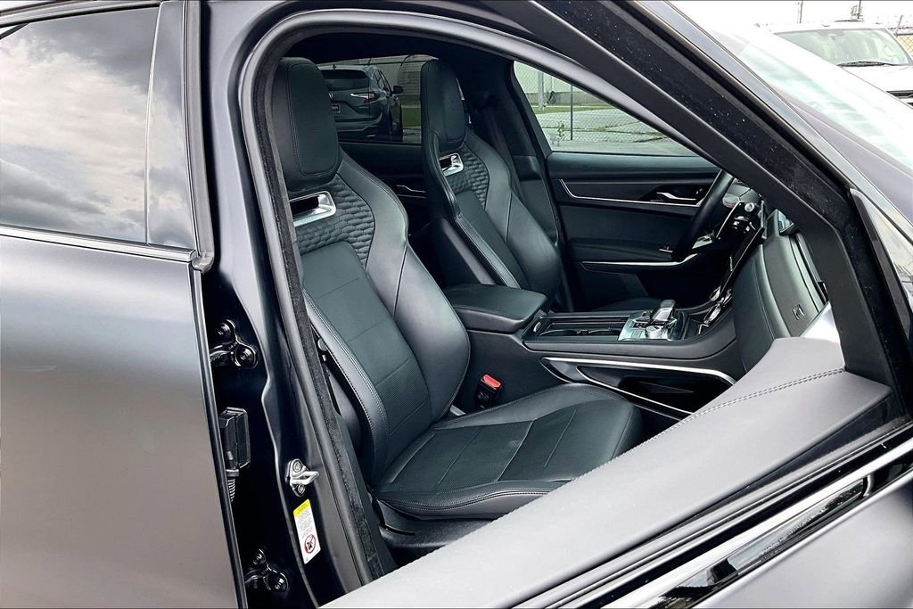 Used 2021 Jaguar F-PACE SVR AWD/4WD image 9