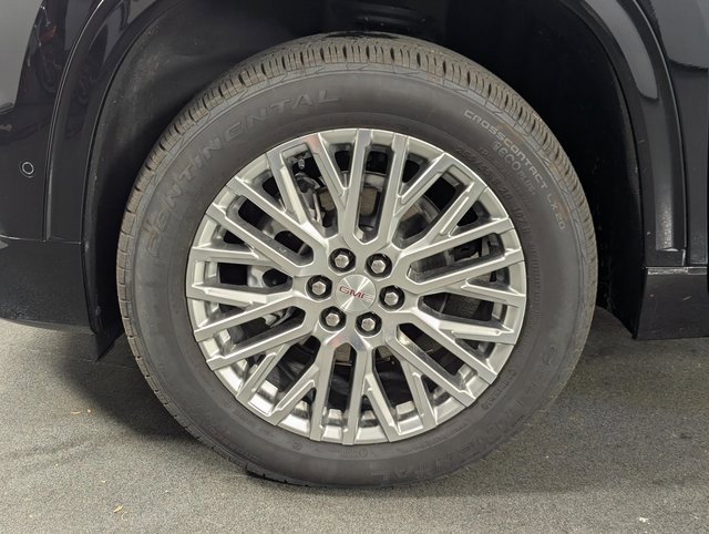 Used 2025 GMC Acadia Denali image 9