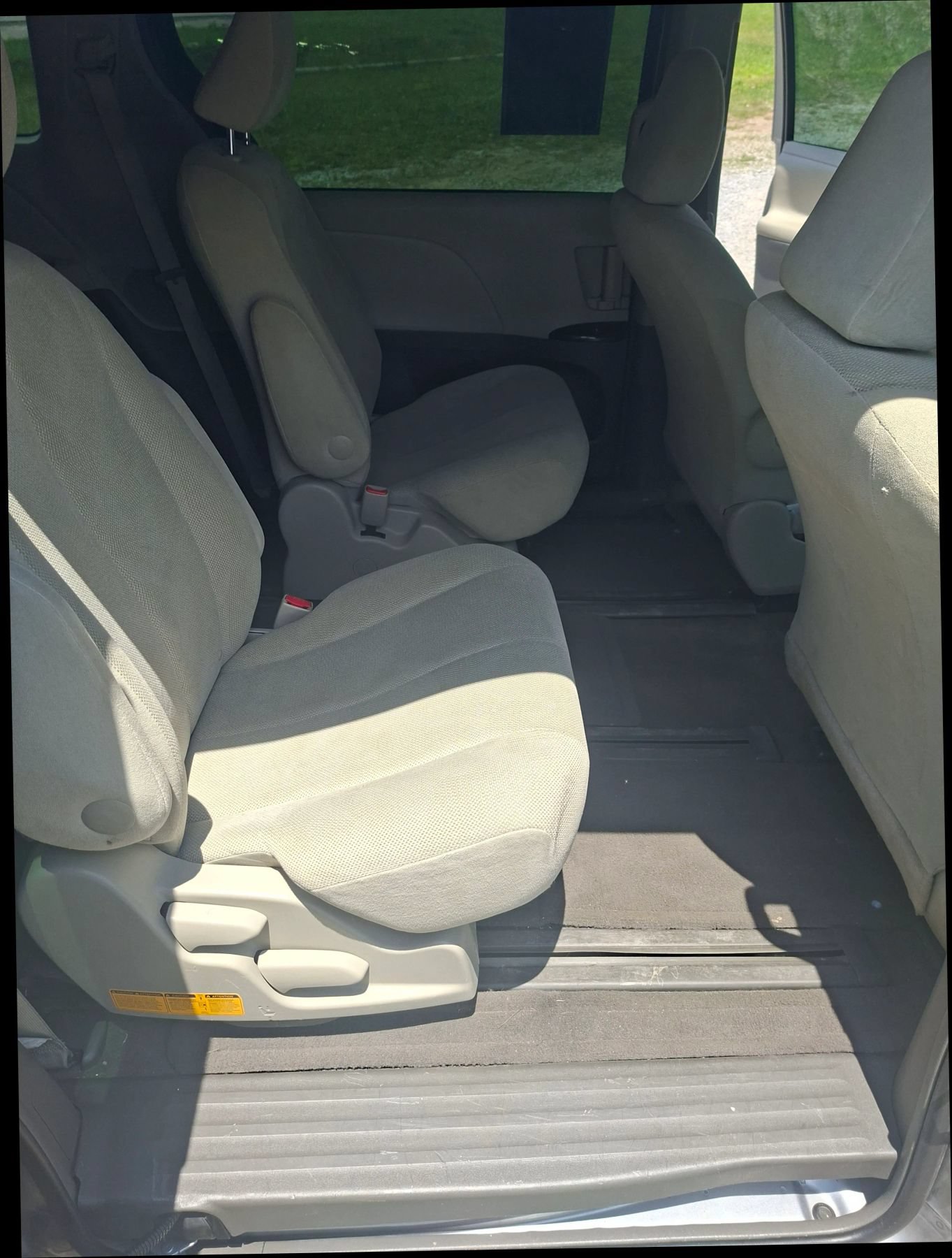 Used 2013 Toyota Sienna L FWD image 9