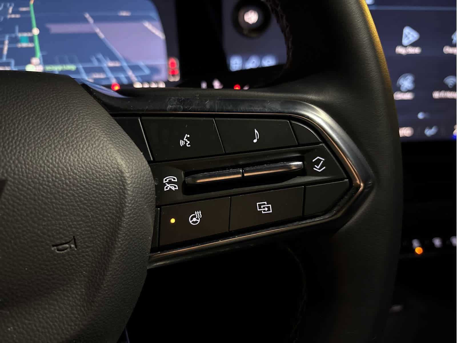 Used 2025 Chevrolet Equinox EV LT w/ Convenience Package image 19