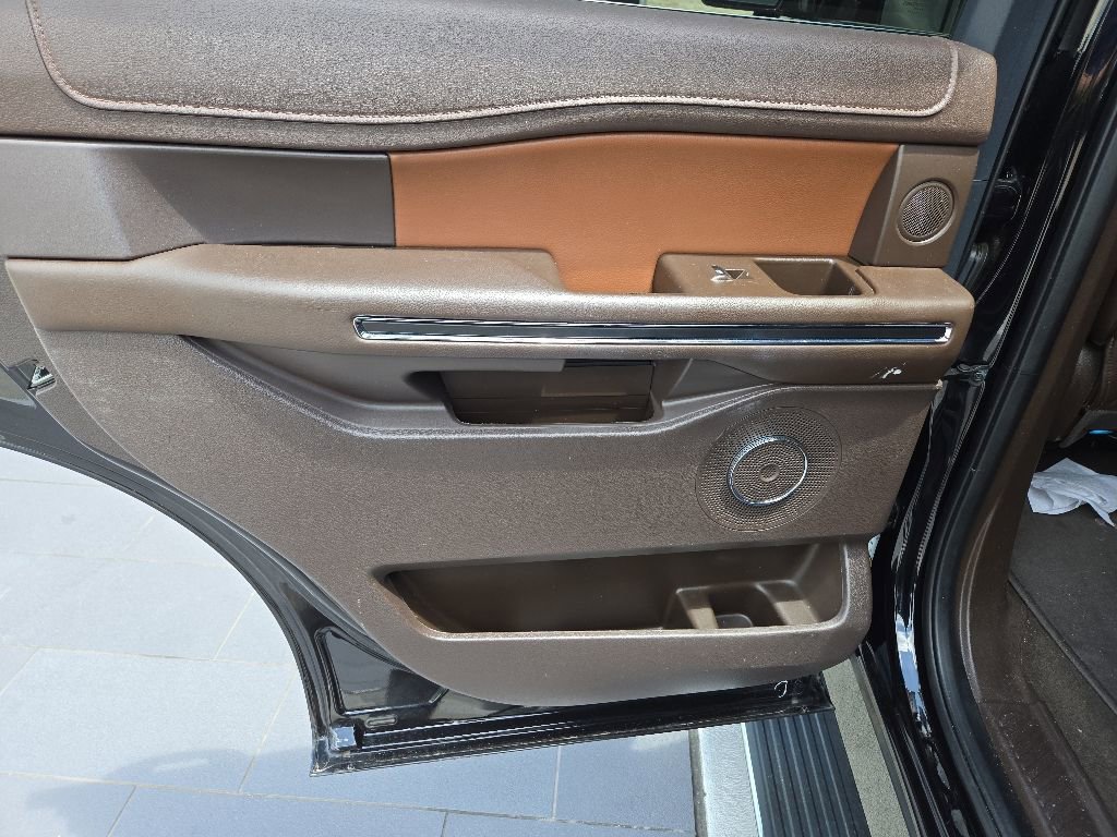 Used 2023 Ford Expedition King Ranch AWD/4WD image 9
