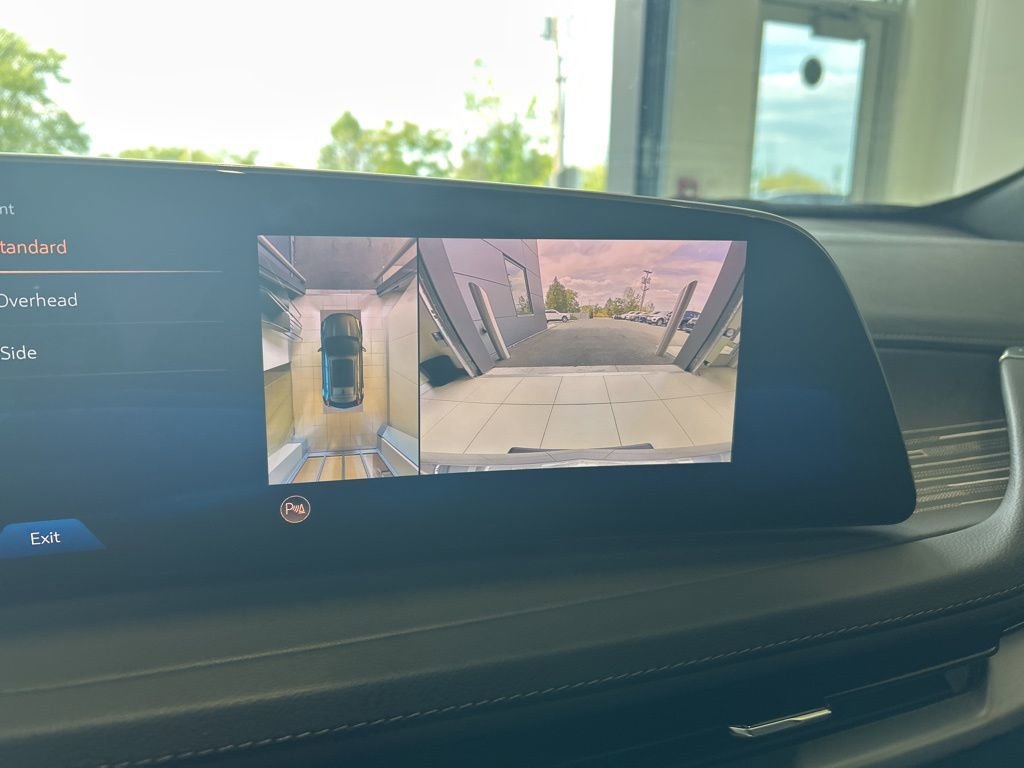 Used 2025 Cadillac XT4 Premium Luxury image 8