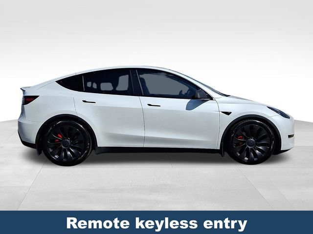 Used 2022 Tesla Model Y Performance AWD/4WD image 9