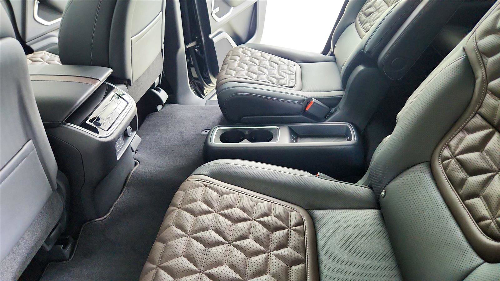 New 2026 Nissan Armada Platinum image 38