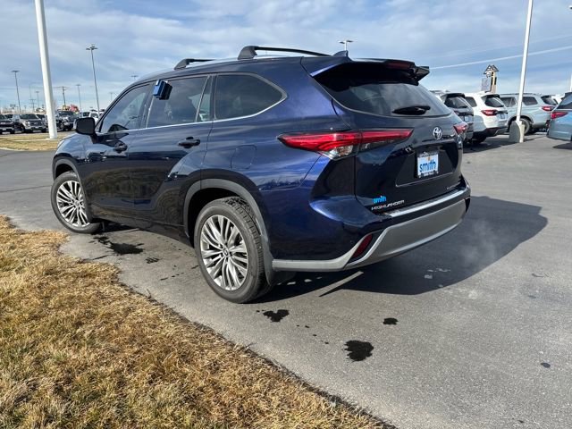 Used 2022 Toyota Highlander Platinum image 5