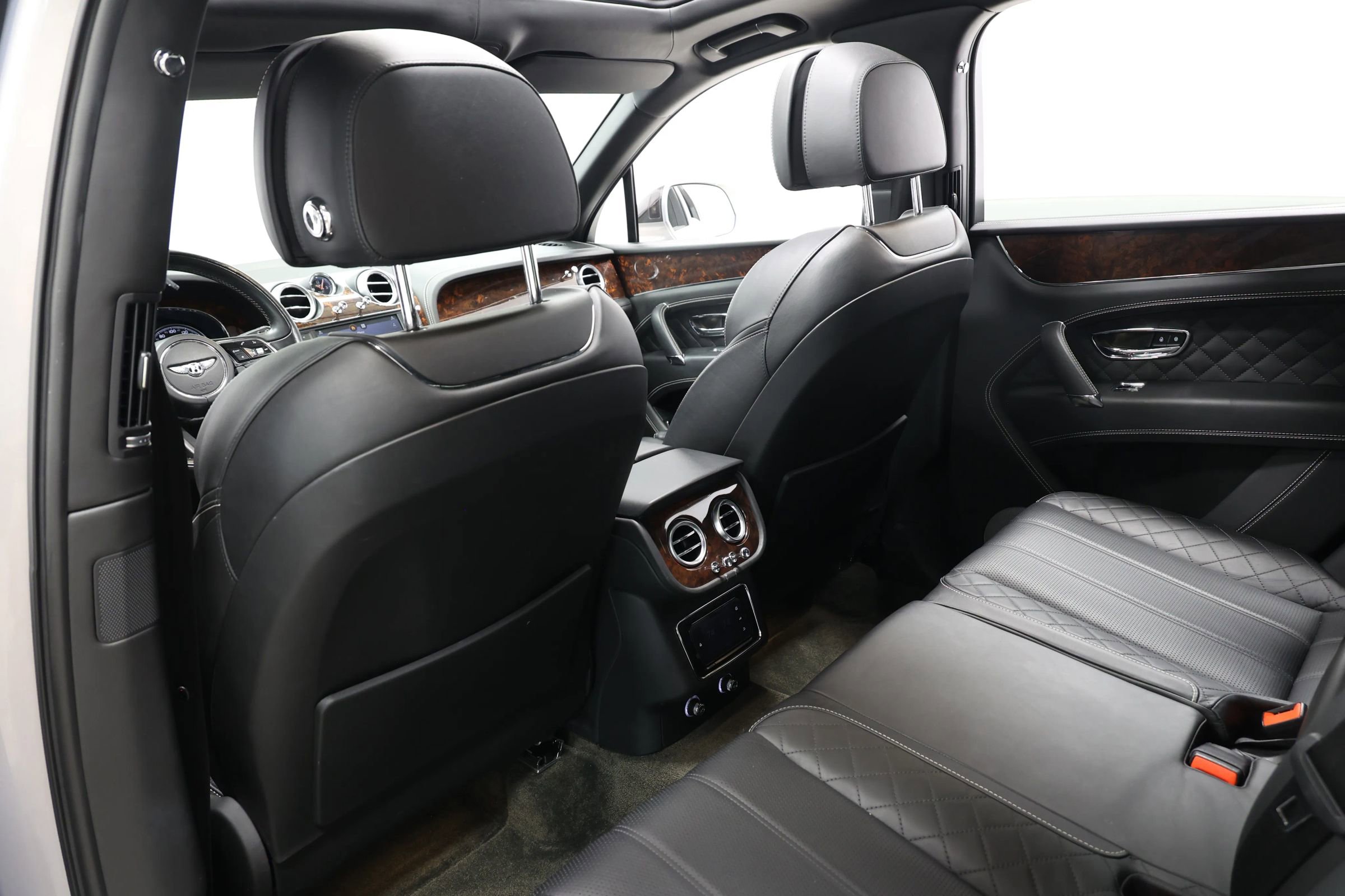 Used 2017 Bentley Bentayga image 64