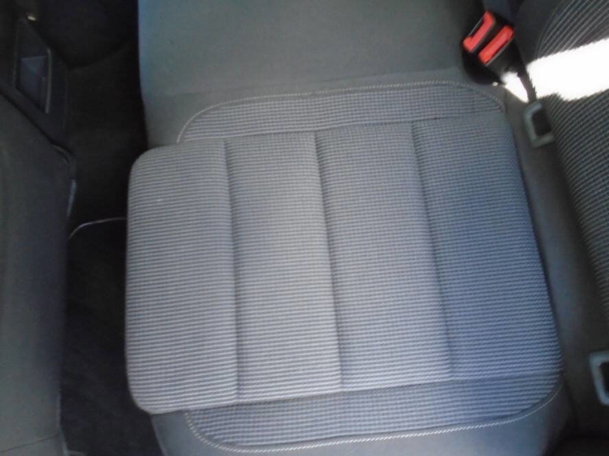 Used 2014 Volkswagen Golf 4-Door FWD image 16