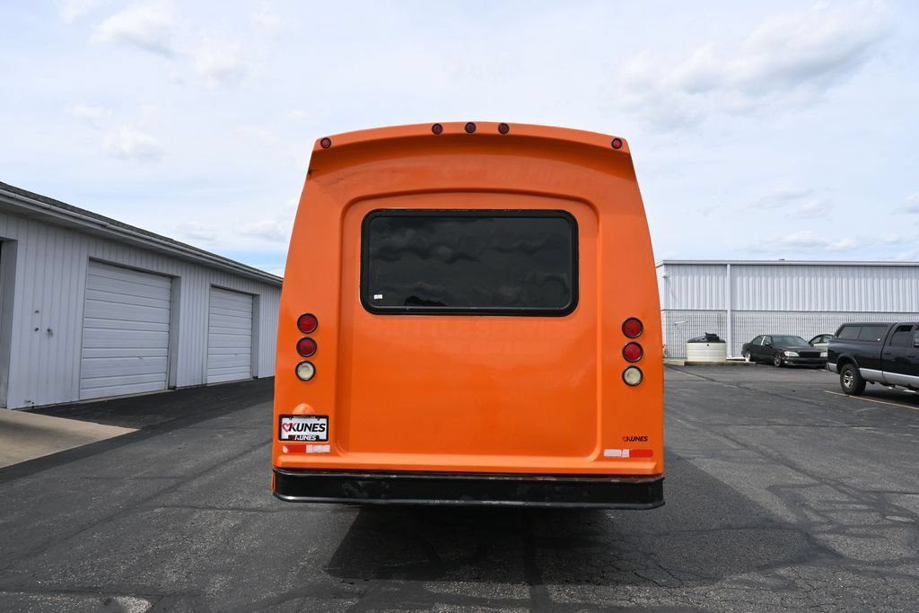 Used 2003 Ford E-450 and Econoline 450 RWD image 8