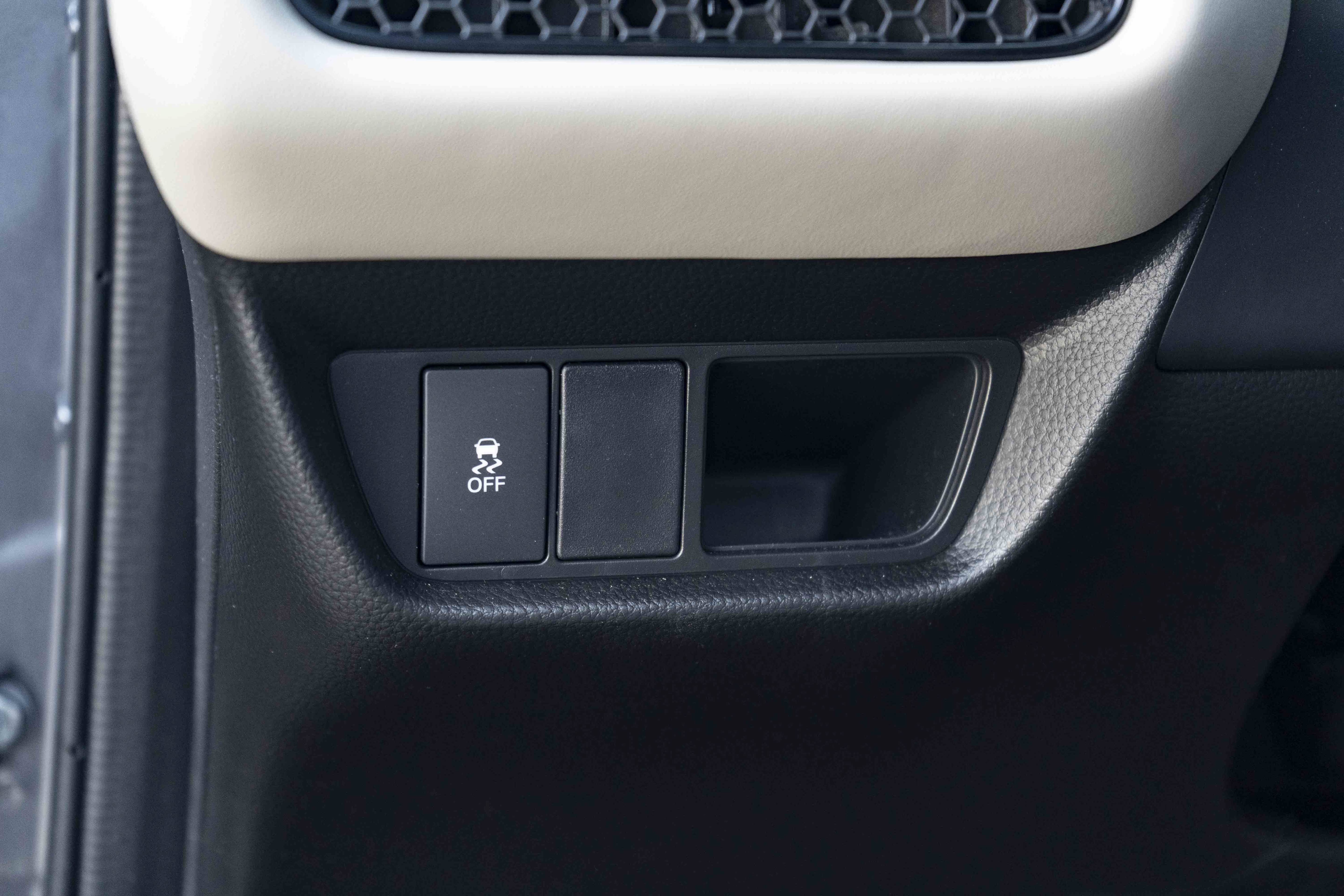 Certified 2027 Honda HR-V LX image 40