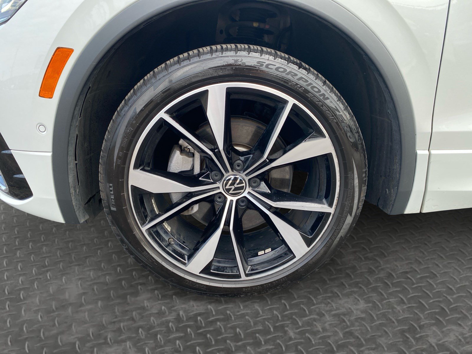 Used 2023 Volkswagen Tiguan SEL R-Line AWD/4WD image 42