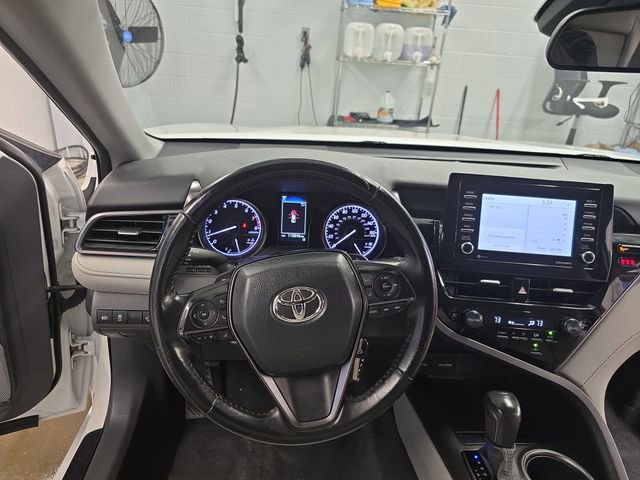 Used 2023 Toyota Camry SE image 13