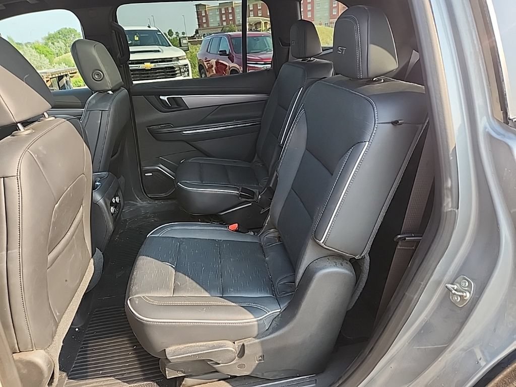Certified 2025 Buick Enclave Sport Touring w/ Power Package AWD/4WD image 38