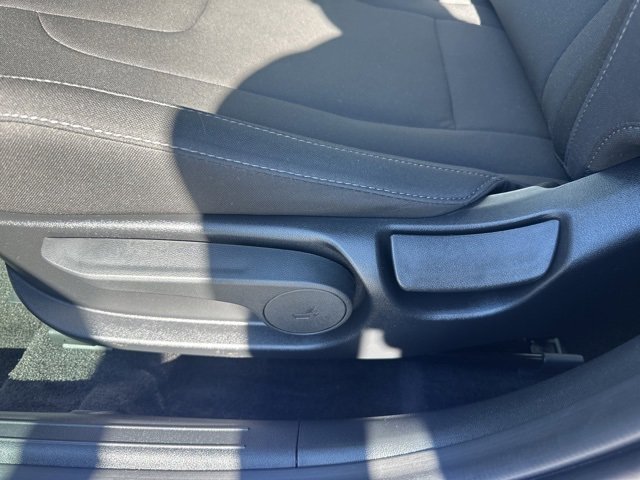 Certified 2025 Hyundai Elantra Sport image 17