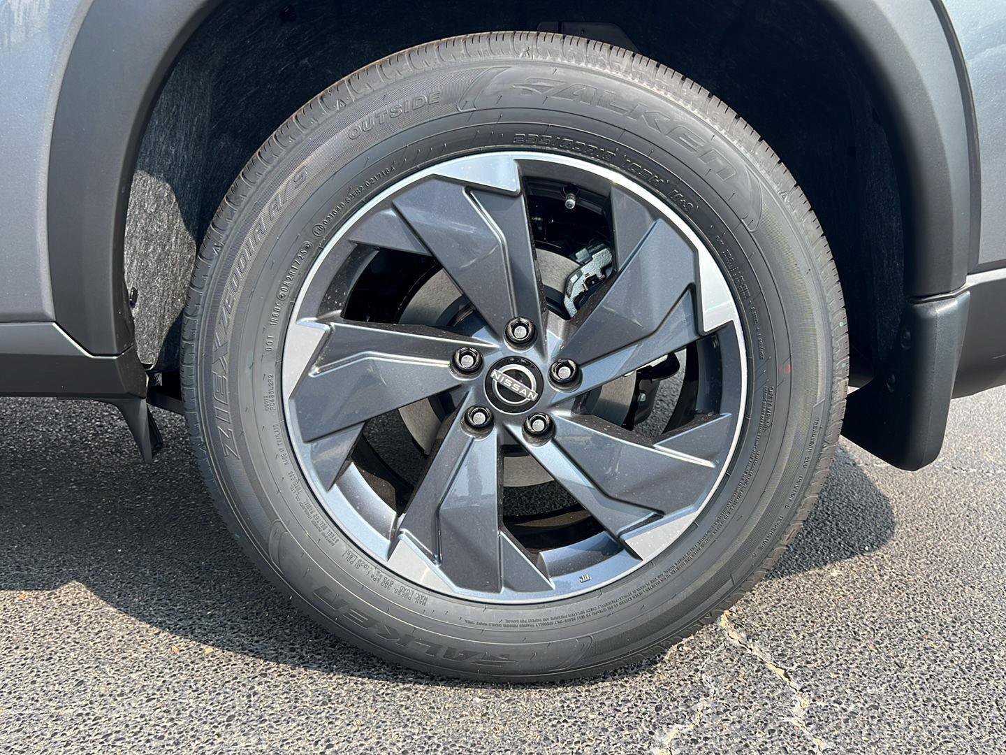 New 2026 Nissan Rogue SV image 8