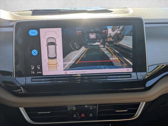 Used 2024 Volkswagen Atlas Cross Sport SE image 15