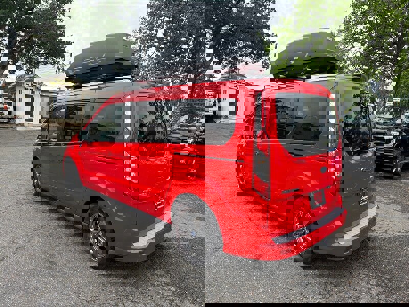 Used 2022 Ford Transit Connect Titanium w/ Trailer Tow Package image 12