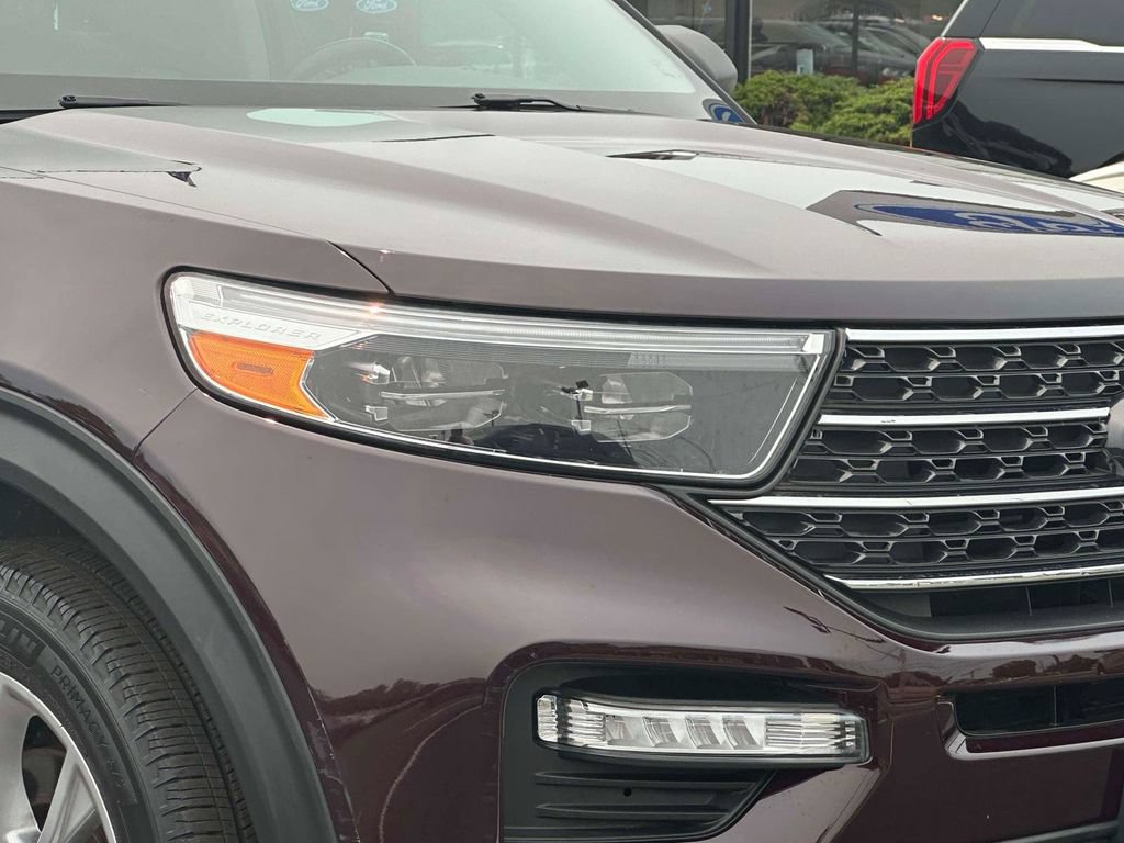 Used 2023 Ford Explorer XLT w/ Equipment Group 202A AWD/4WD image 8
