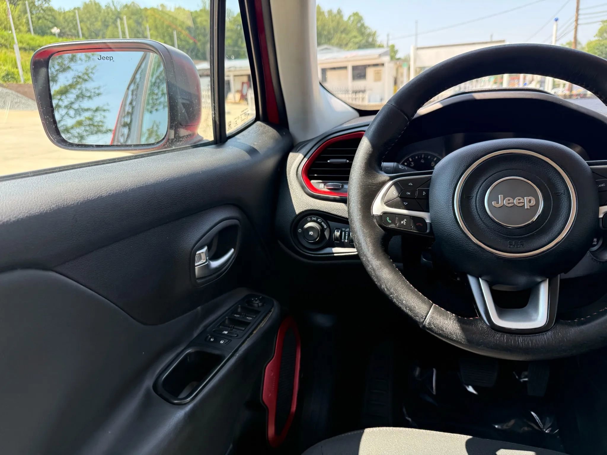 Used 2016 Jeep Renegade Trailhawk image 32