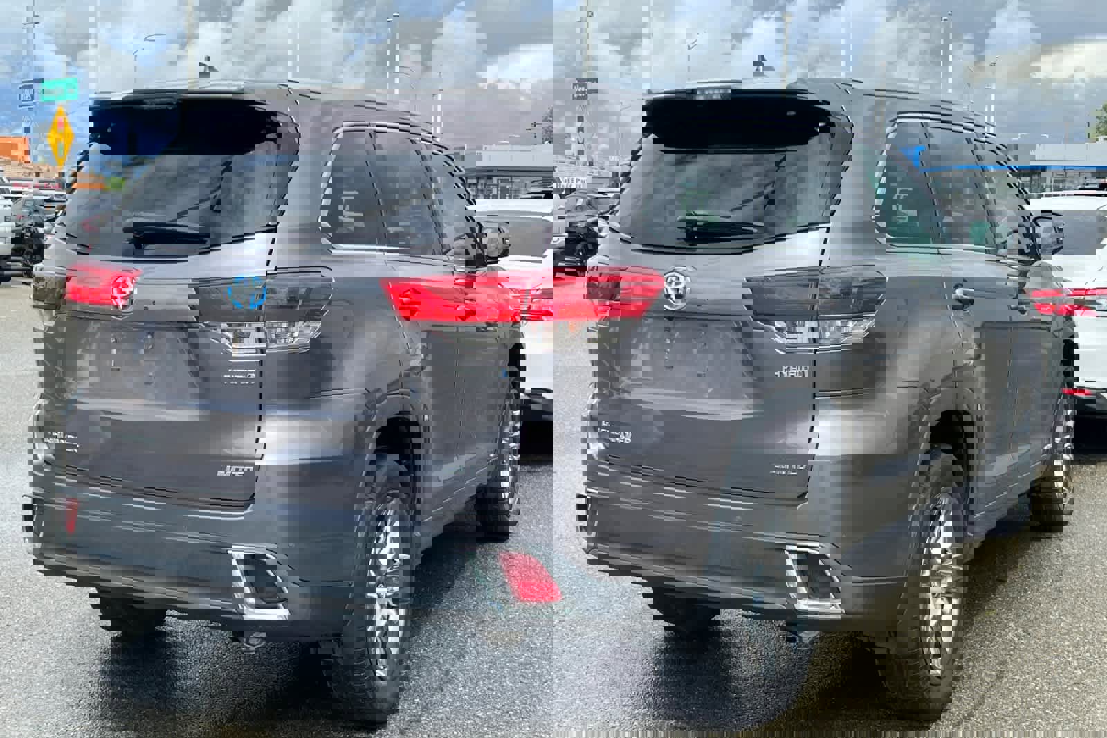 Used 2019 Toyota Highlander Limited Platinum image 4