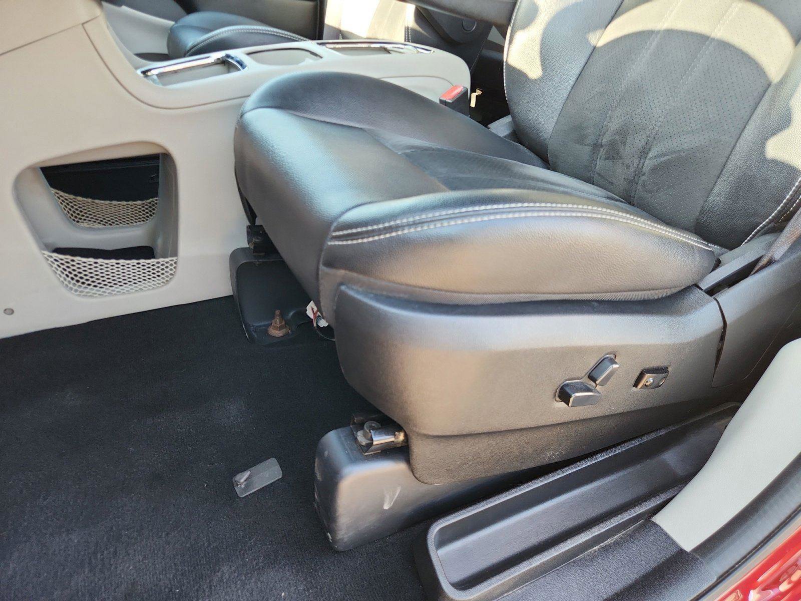 Used 2019 Dodge Grand Caravan SXT FWD image 17