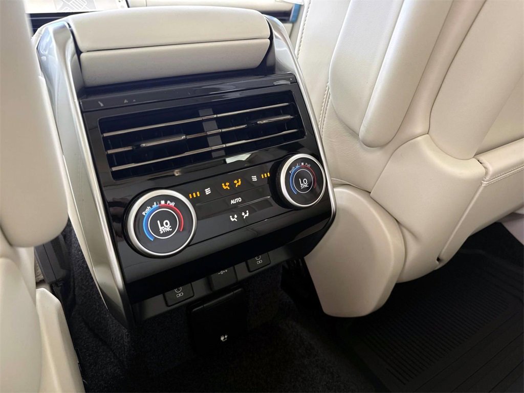 New 2026 Land Rover Range Rover SE image 14