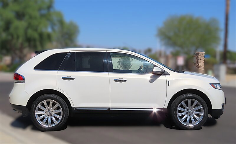 Used 2013 Lincoln MKX FWD image 7
