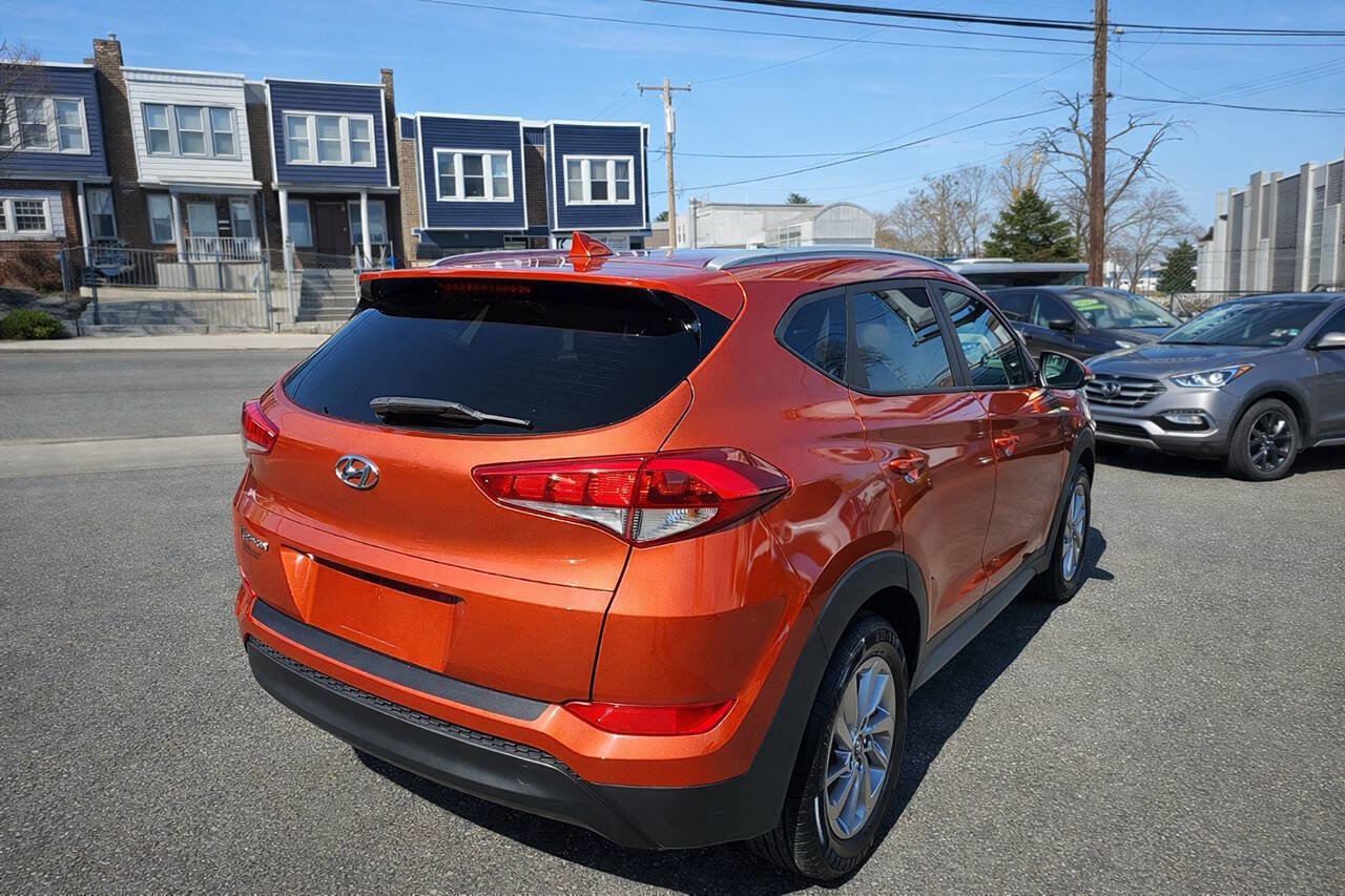Used 2017 Hyundai Tucson SE Plus w/ Cargo Package image 4