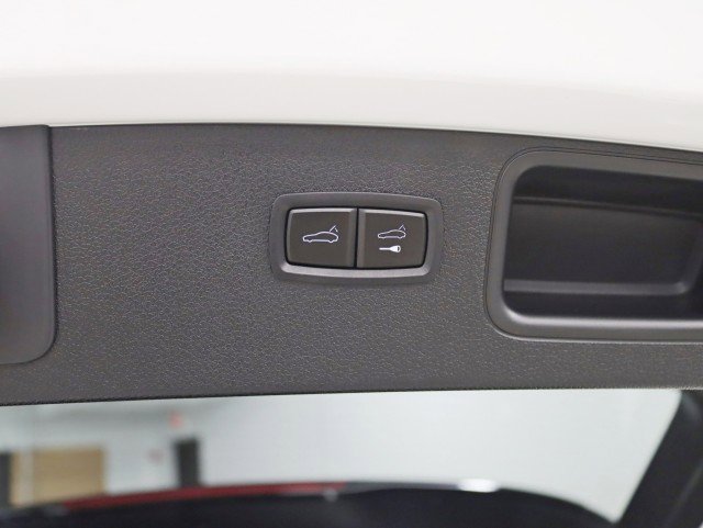 Used 2023 Porsche Macan image 34