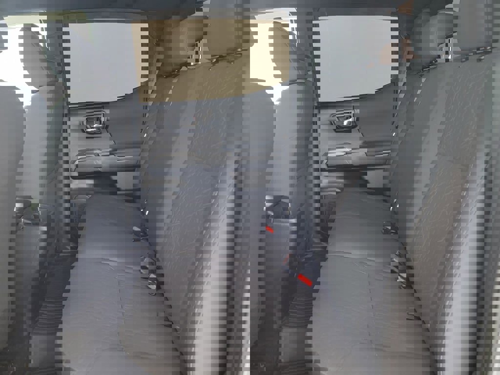 Used 2018 Toyota Tacoma TRD Sport AWD/4WD image 13