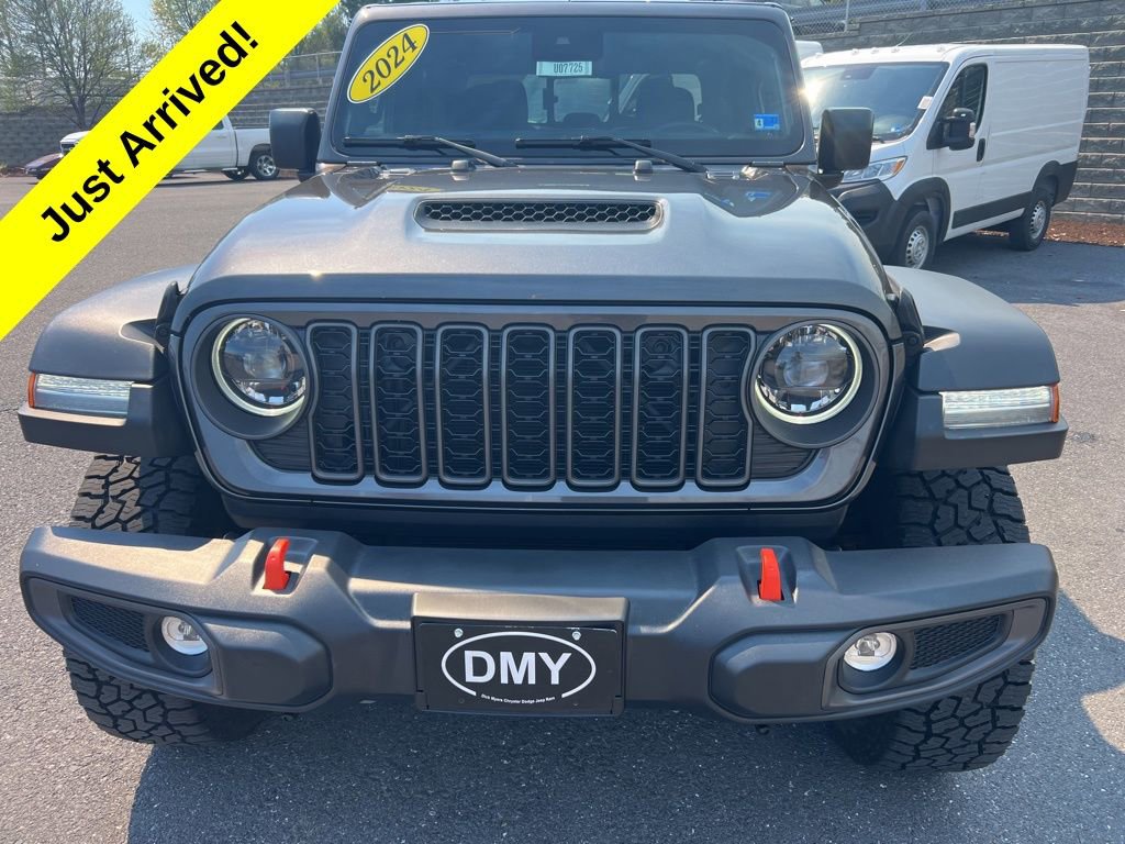 Used 2024 Jeep Gladiator Mojave w/ Convenience Group image 6