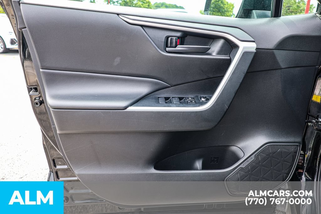 Used 2024 Toyota RAV4 LE AWD/4WD image 43