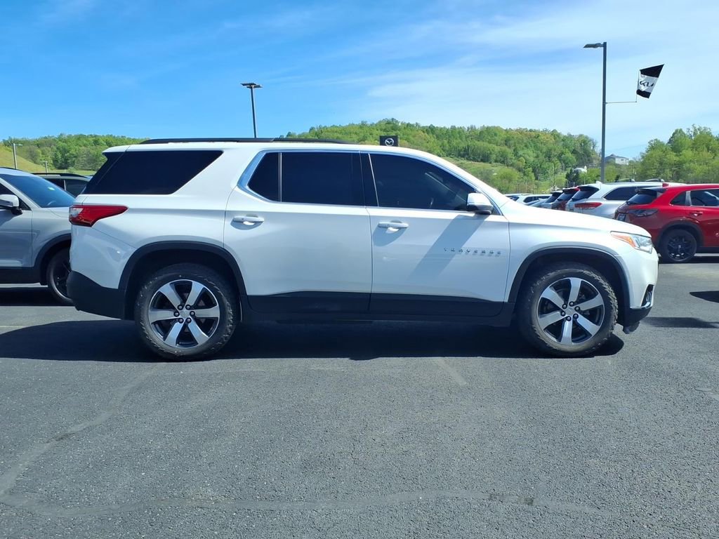 Used 2021 Chevrolet Traverse LT w/ LT Premium Package AWD/4WD image 7