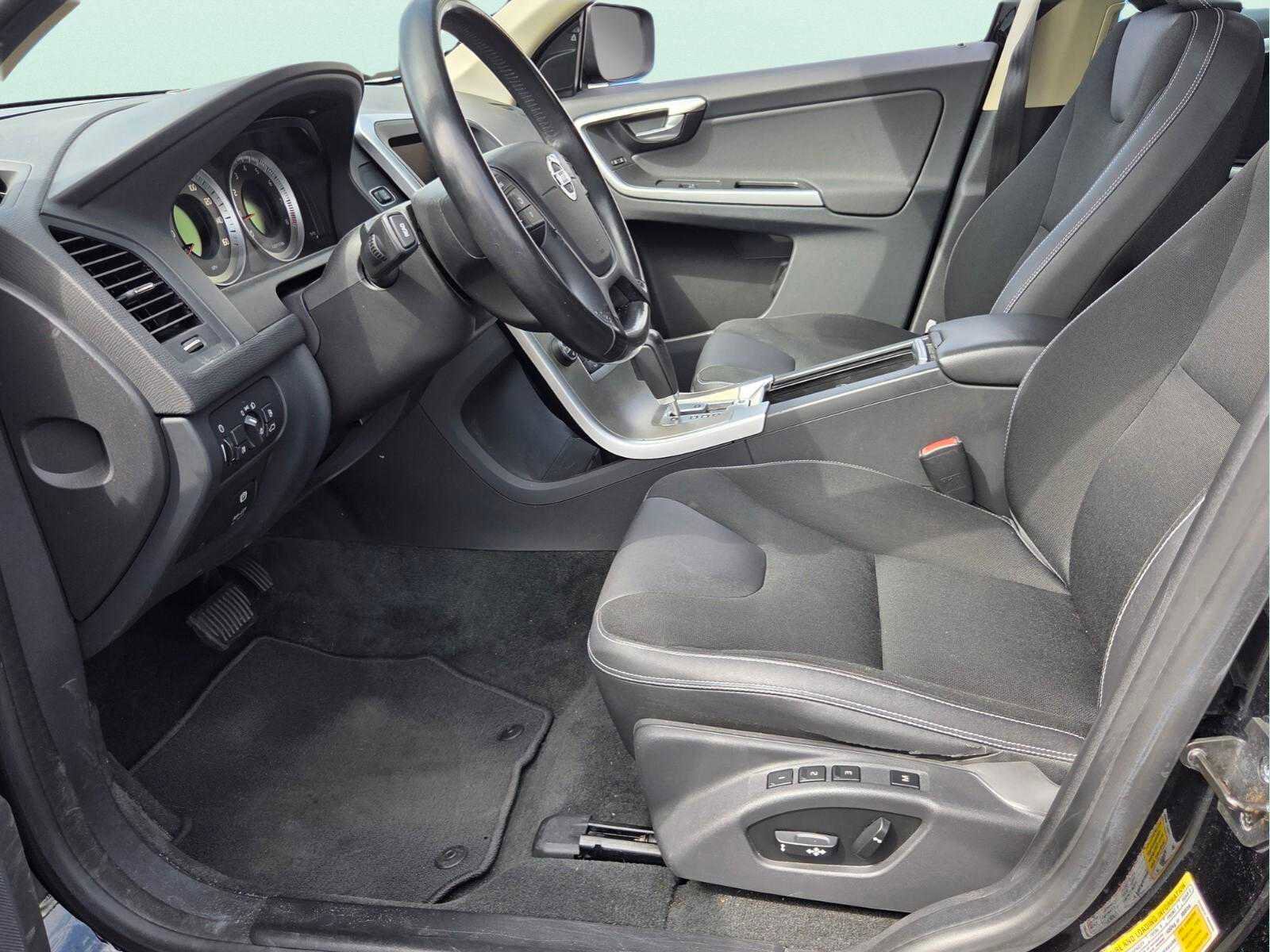 Used 2011 Volvo XC60 3.2 AWD/4WD image 7