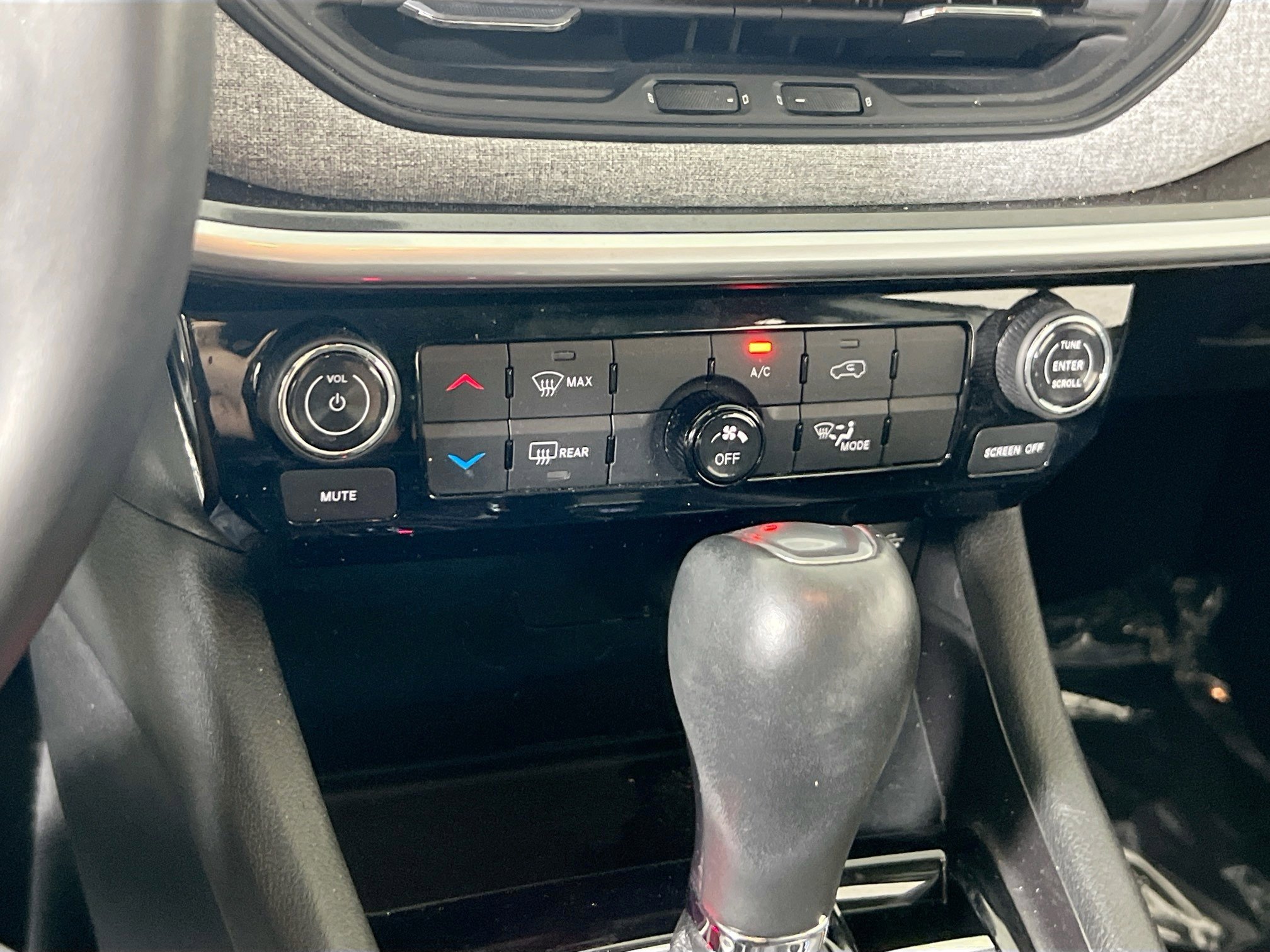 Used 2022 Jeep Compass Latitude AWD/4WD image 15