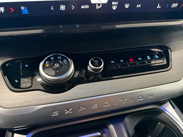 Used 2025 Ford Expedition Max Platinum AWD/4WD image 26