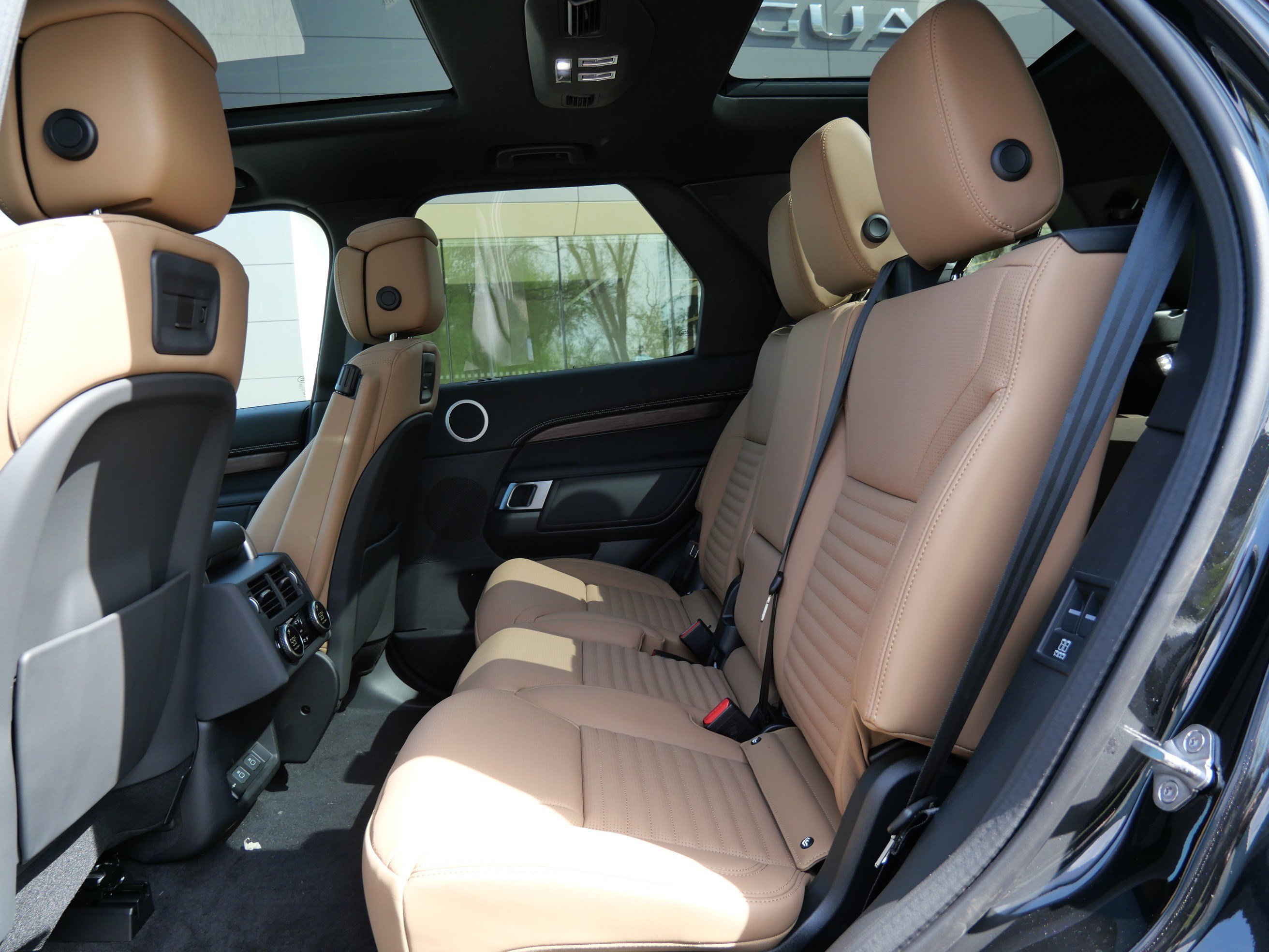 New 2026 Land Rover Discovery Dynamic SE AWD/4WD image 6