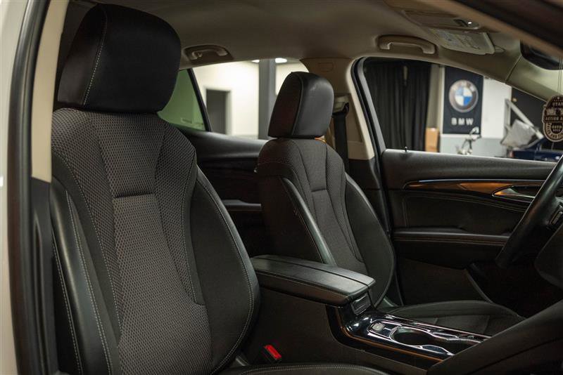 Used 2023 Buick Envision Preferred FWD image 16