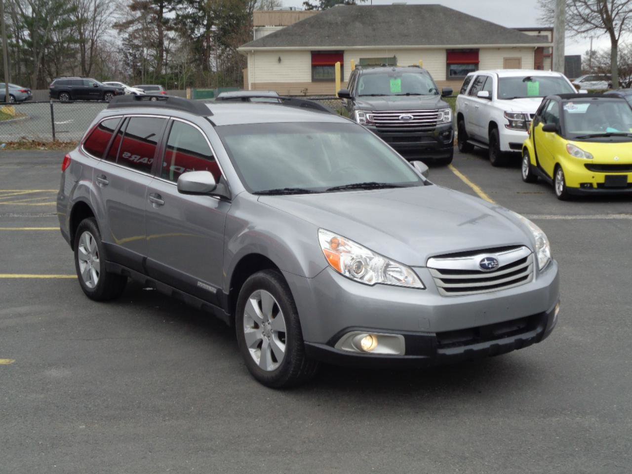 Used 2010 Subaru Outback 2.5i Premium image 6